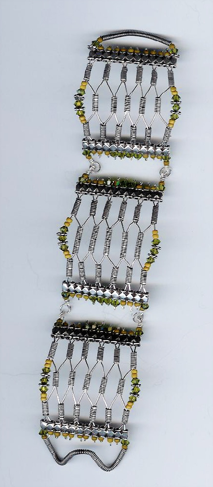 wire_lattice_bracelet.jpg
